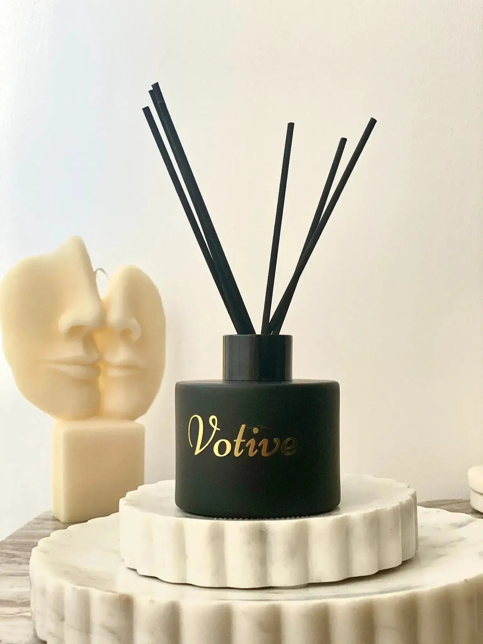 Best room scent diffuser for Florida – fresh, botanical fragrance for a refreshing home ambiance.