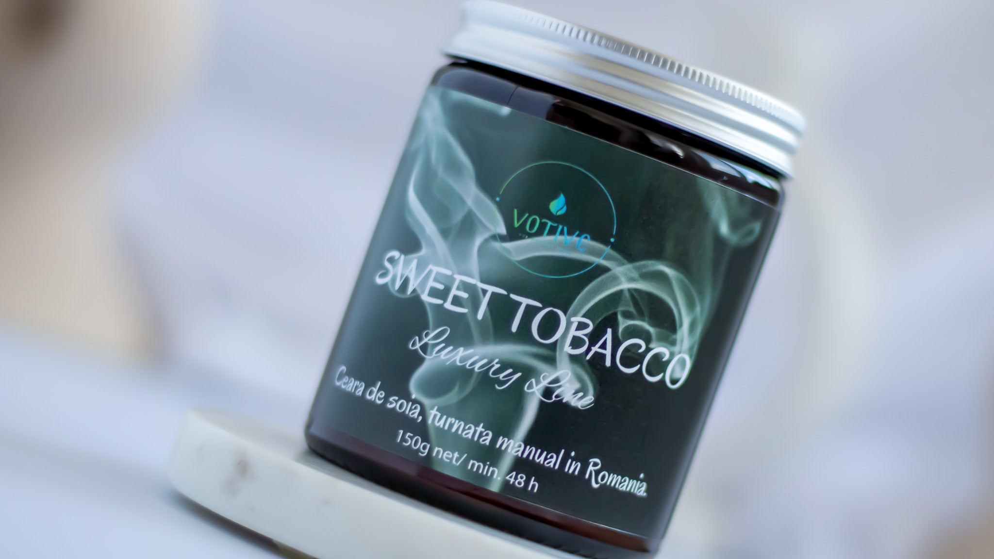 Lumânare naturală Sweet Tobacco din ceară de soia non-GMO